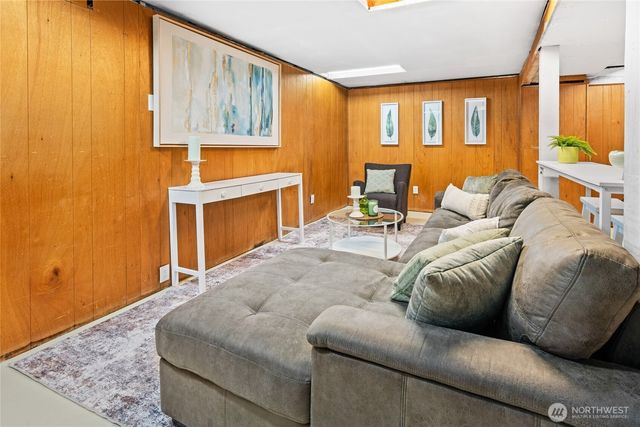 1529 NE 94th Street, Seattle, WA 98115