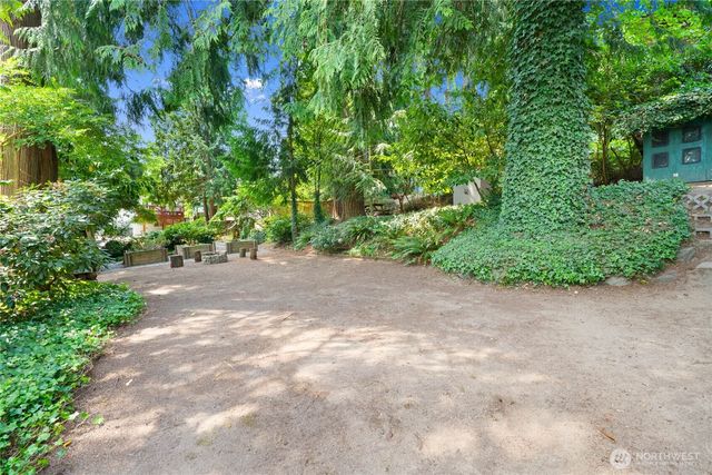 1529 NE 94th Street, Seattle, WA 98115