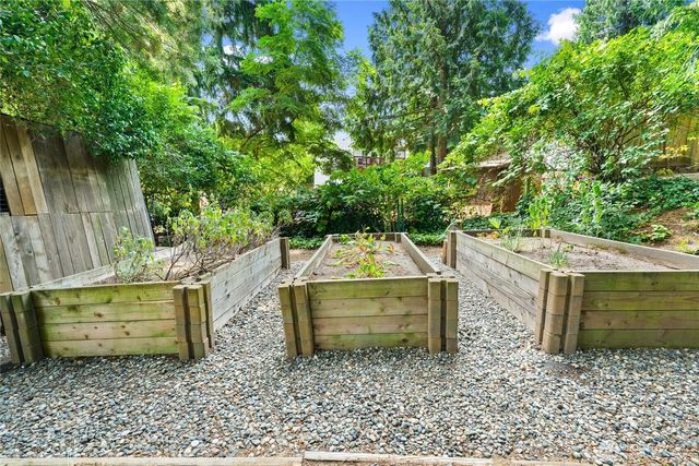 1529 NE 94th Street, Seattle, WA 98115