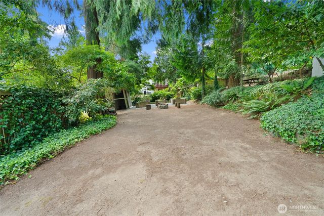 1529 NE 94th Street, Seattle, WA 98115