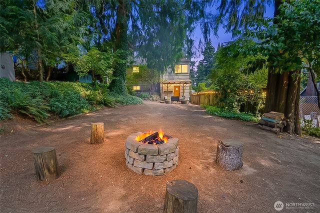 1529 NE 94th Street, Seattle, WA 98115