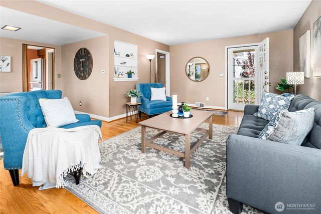 1529 NE 94th Street, Seattle, WA 98115