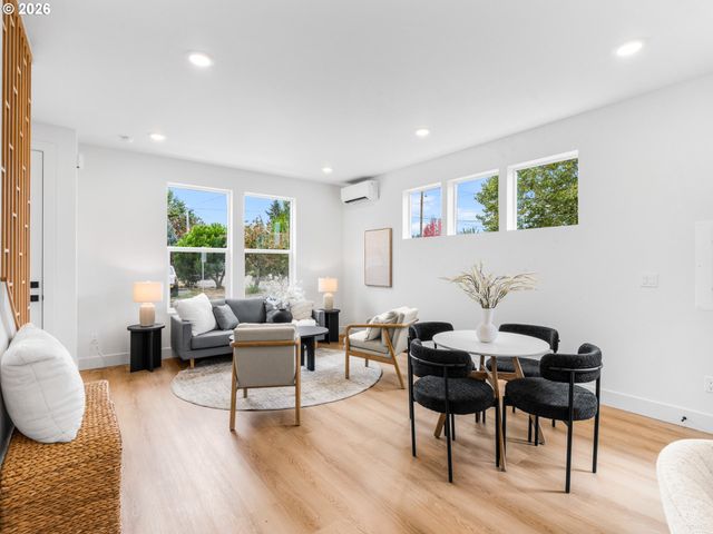 9288 N New York Ave 1, Portland, OR 97203
