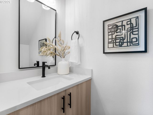 9288 N New York Ave 1, Portland, OR 97203