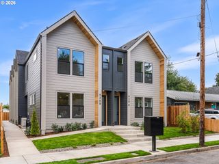 9288 N New York Ave 1, Portland, OR 97203