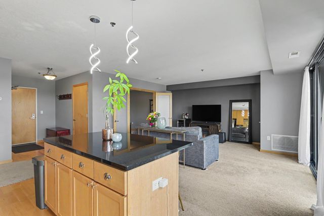 1502 5th Street N 402, Hopkins, MN 55305