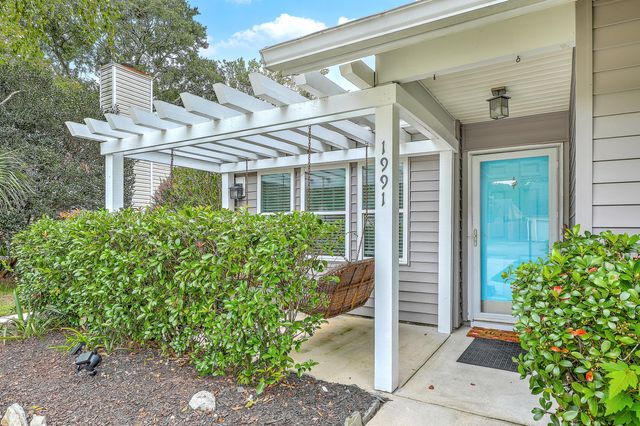 1991 Armory Drive, Mount Pleasant, SC 29466