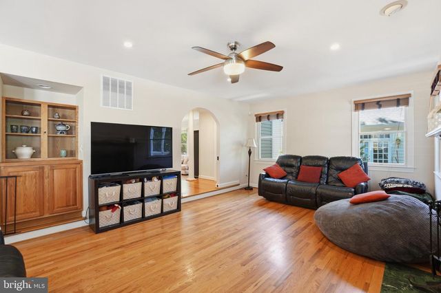 311 N LEE ST N, Falls Church, VA 22046