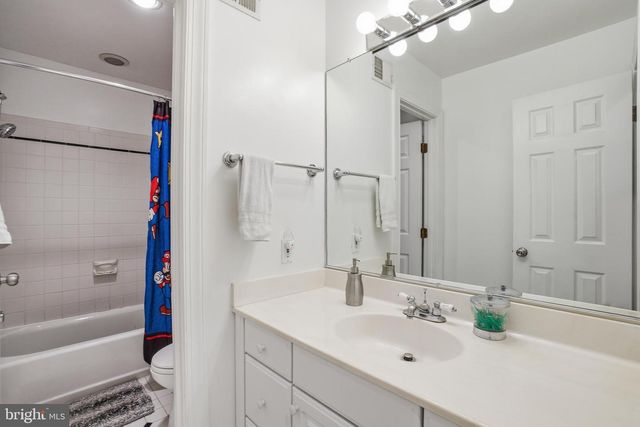 311 N LEE ST N, Falls Church, VA 22046