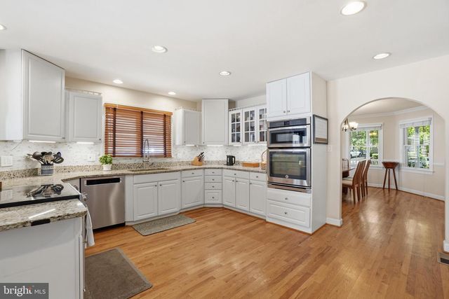 311 N LEE ST N, Falls Church, VA 22046