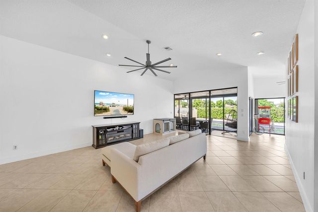 10255 Sunset Bend Drive, Boca Raton, FL 33428