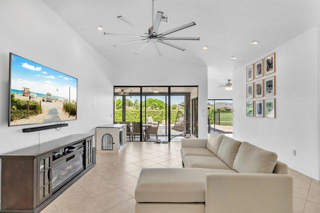 10255 Sunset Bend Drive, Boca Raton, FL 33428