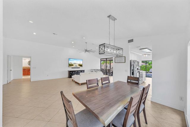 10255 Sunset Bend Drive, Boca Raton, FL 33428