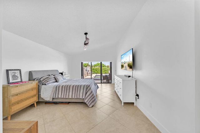 10255 Sunset Bend Drive, Boca Raton, FL 33428