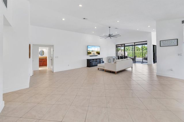 10255 Sunset Bend Drive, Boca Raton, FL 33428