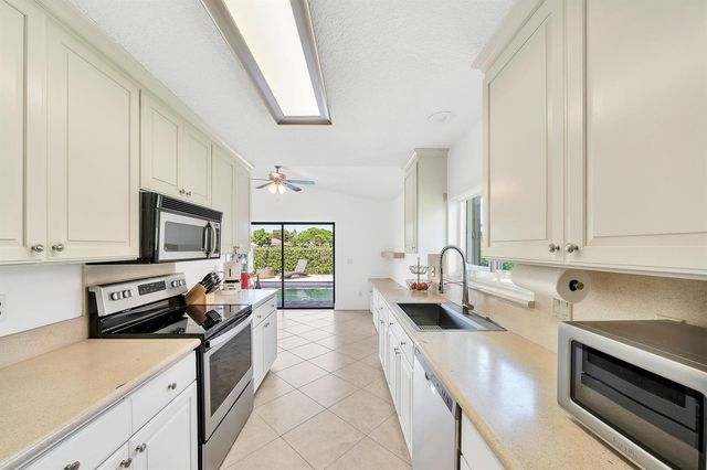 10255 Sunset Bend Drive, Boca Raton, FL 33428