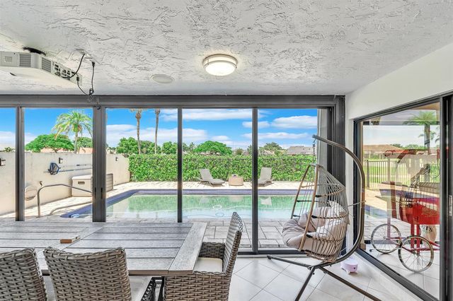 10255 Sunset Bend Drive, Boca Raton, FL 33428