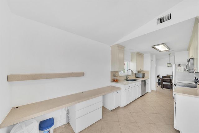 10255 Sunset Bend Drive, Boca Raton, FL 33428