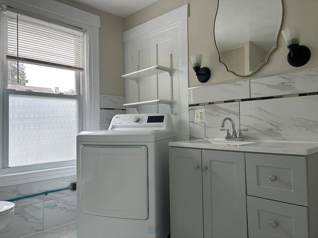 26 Summer St 2, Leominster, MA 01453