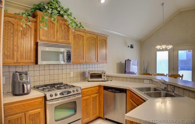 2101 E Princeton Street, Broken Arrow, OK 74012