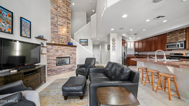 7303 N 14TH Street 12, Phoenix, AZ 85020