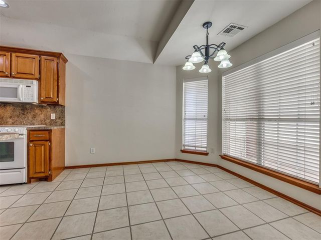 320 W Pines Way, Mustang, OK 73064