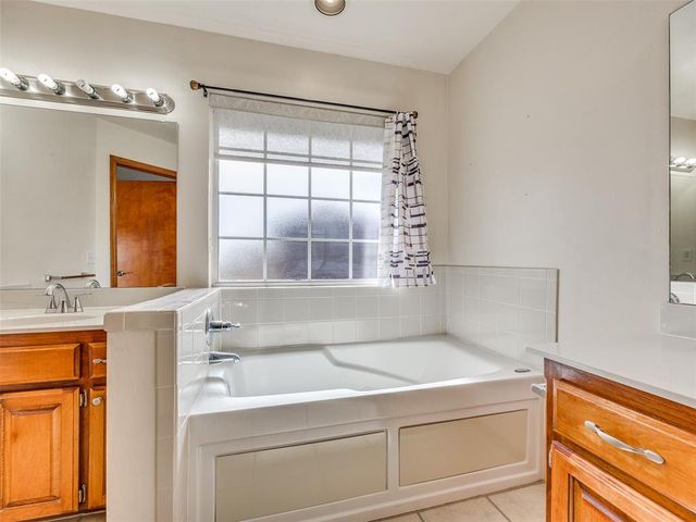 320 W Pines Way, Mustang, OK 73064