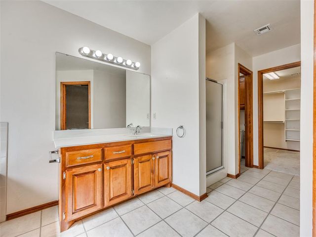 320 W Pines Way, Mustang, OK 73064