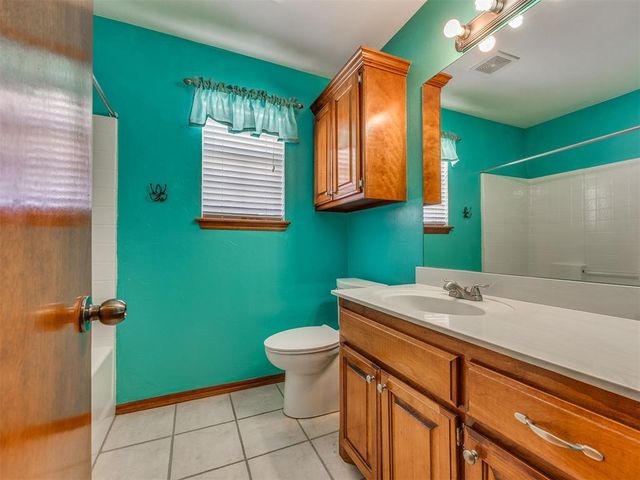 320 W Pines Way, Mustang, OK 73064