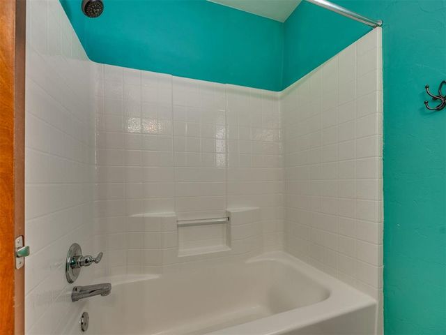 320 W Pines Way, Mustang, OK 73064