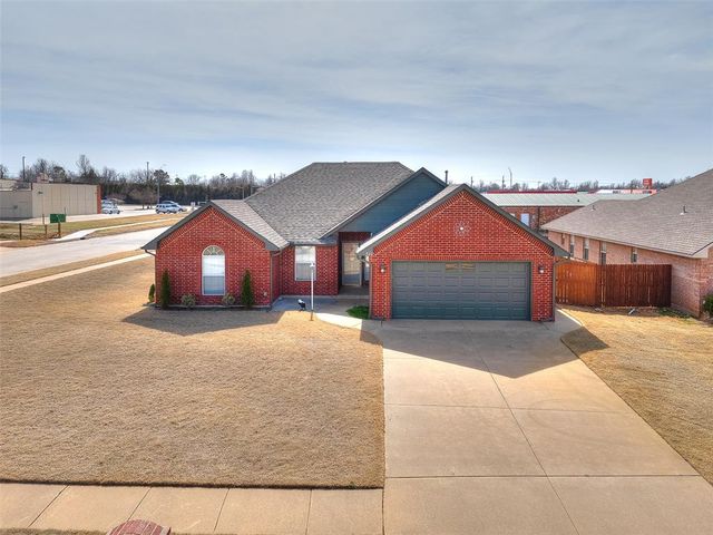 320 W Pines Way, Mustang, OK 73064