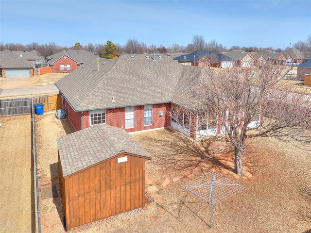320 W Pines Way, Mustang, OK 73064