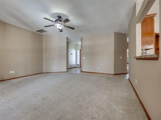 320 W Pines Way, Mustang, OK 73064