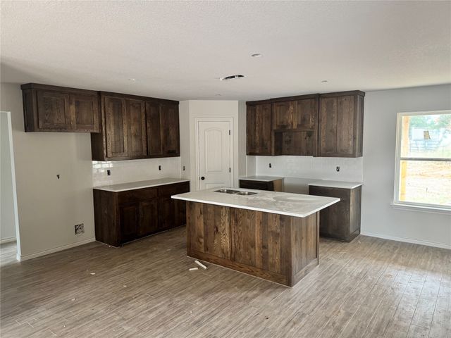 1004 Hereford Drive, Springtown, TX 76082