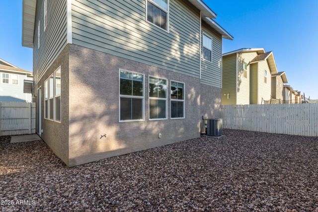 3218 W GLENDALE Avenue 27, Phoenix, AZ 85051