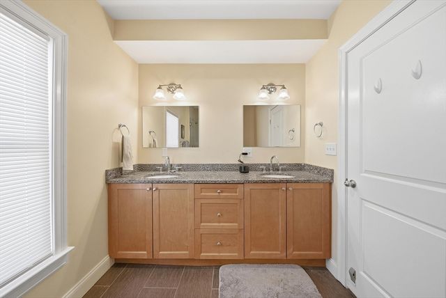 50 Carleton St 50, Newton, MA 02458