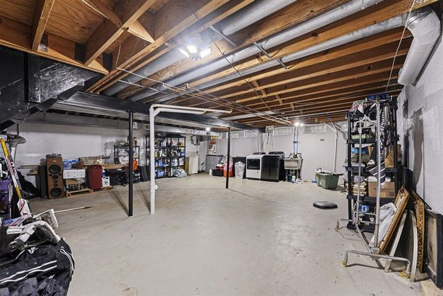 5535 S Piccadilly Circle, West Bloomfield, MI 48322