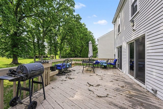 5535 S Piccadilly Circle, West Bloomfield, MI 48322