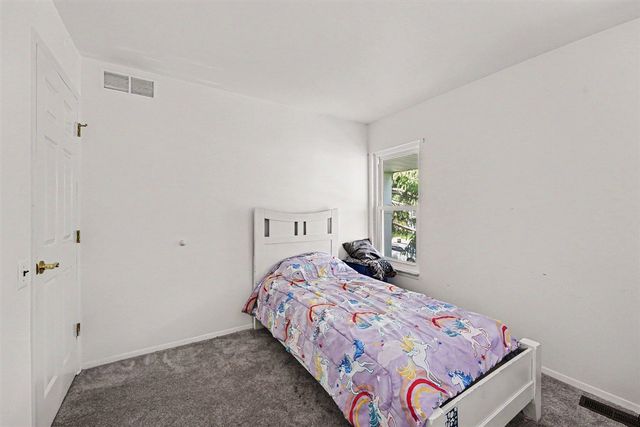 5535 S Piccadilly Circle, West Bloomfield, MI 48322