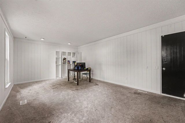 5535 S Piccadilly Circle, West Bloomfield, MI 48322