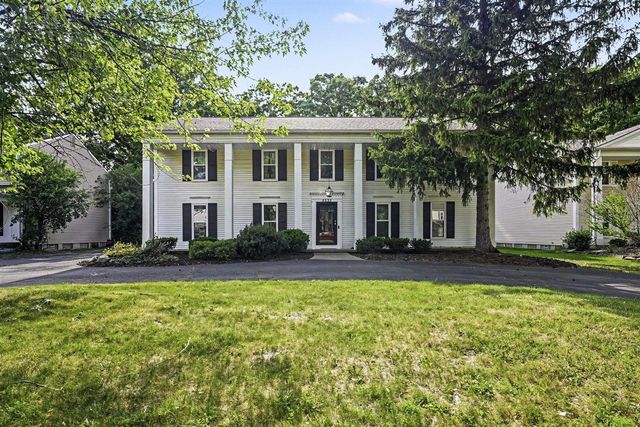 5535 S Piccadilly Circle, West Bloomfield, MI 48322