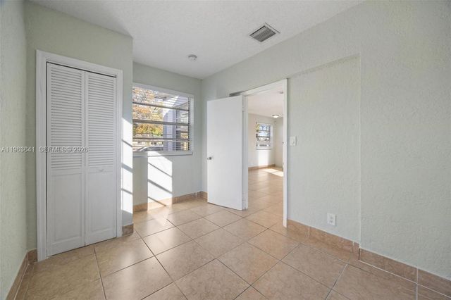 2525 N 23rd Avenue, Hollywood, FL 33020