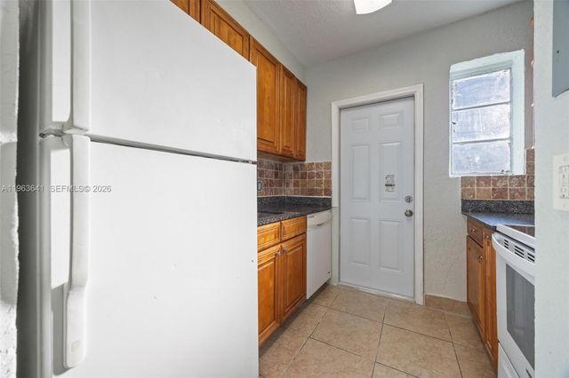 2525 N 23rd Avenue, Hollywood, FL 33020