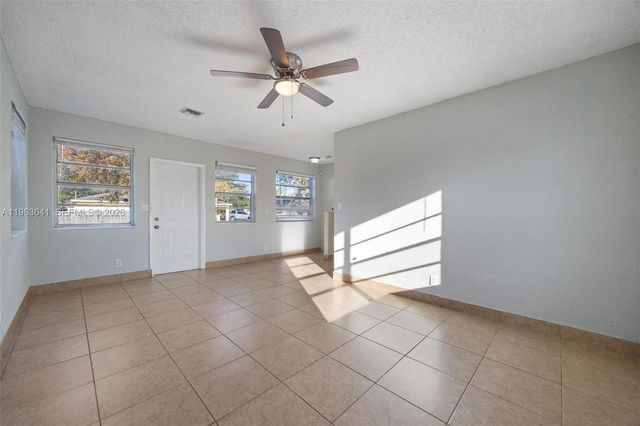 2525 N 23rd Avenue, Hollywood, FL 33020