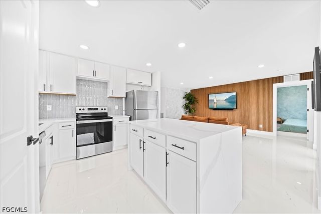 2112 NE 1st AVE, Cape Coral, FL 33909