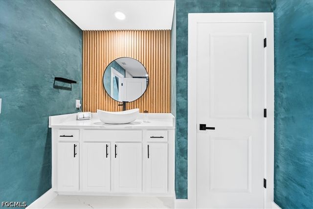 2112 NE 1st AVE, Cape Coral, FL 33909