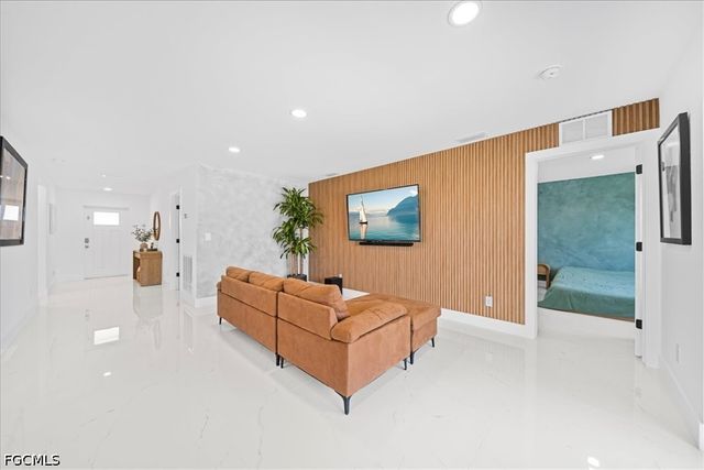 2112 NE 1st AVE, Cape Coral, FL 33909