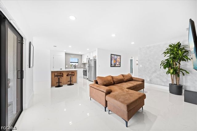 2112 NE 1st AVE, Cape Coral, FL 33909