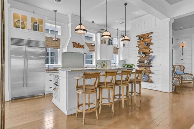 2457 E Seaside Drive, Galveston, TX 77550