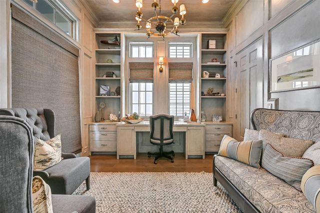 2457 E Seaside Drive, Galveston, TX 77550